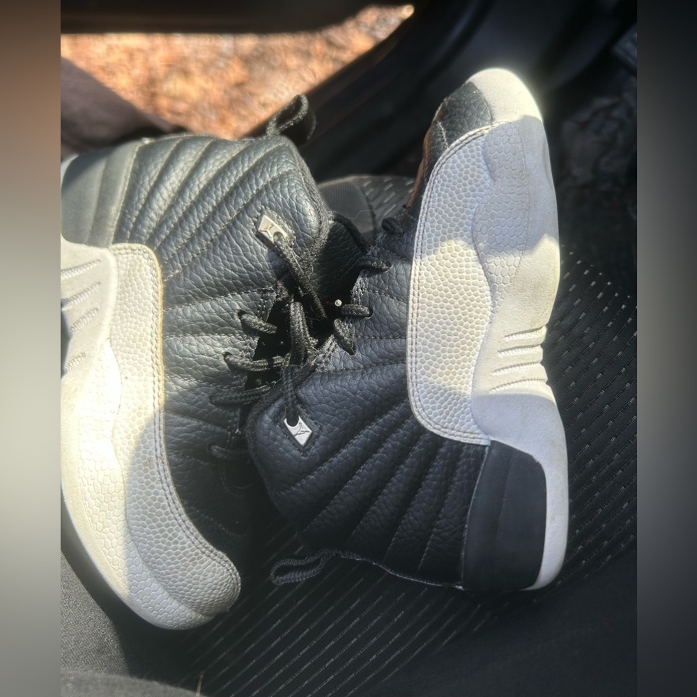 Little kids Jordan 12’s black and white size 11c a little dirty  good condition